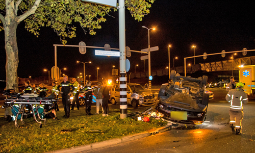 27 september Auto op de kop ‘s-Gravenlandseweg Schiedam