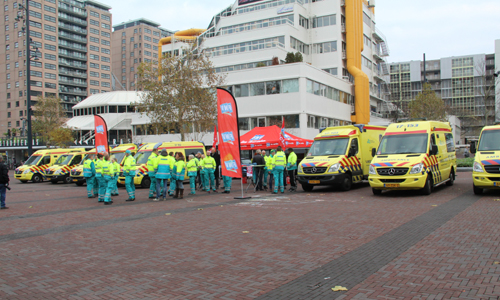 21 november Ambulancepersoneel voert actie Markthal Rotterdam