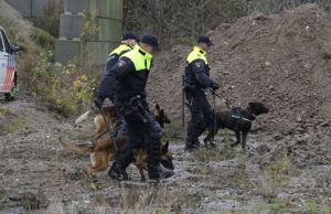 6 december Grote oefening politiehonden met vuurwerk Schiedam