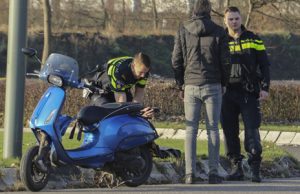 13 december Scooterrijder gewond na aanrijding Hargalaan Schiedam