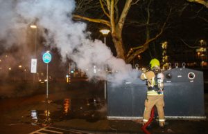 30 december Brandweer twee keer gealarmeerd voor containerbrand Parkweg Schiedam