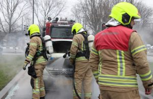 Medewerkers Irado blussen autobrand Laan van Bol’es Schiedam