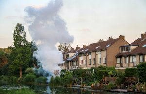 Flinke brand in tuin Oever Schiedam