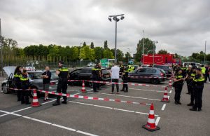 Grote controle politie, douane en belastingdienst Bosdreef Rotterdam