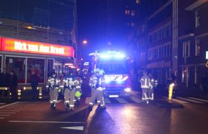 Bewoners naar buiten door brandlucht Gedempte Biersloot Vlaardingen