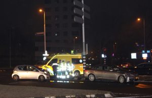 Twee auto’s in de kreukels ‘s-Gravelandseweg Schiedam