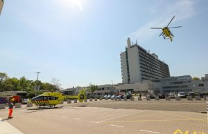 Twee traumahelikopters bij het Franciscus gasthuis & Vlietland Kleiweg Rotterdam