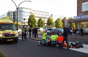 Voetganger geschept door auto Laan 1940-1945 Maassluis