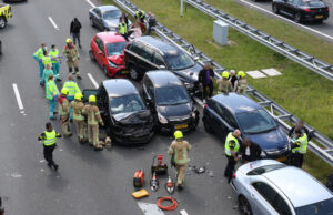 Meerdere voertuigen betrokken bij flinke aanrijding A4 Schiedam