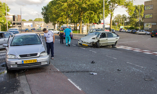25 juni Vier gewonden bij forse aanrijding Rotterdam