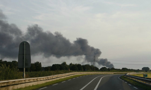 4 juli Zeer grote brand in bedrijfspand Christiaan Huygensweg Hellevoetsluis