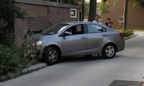 23 juli Bestuurder rijdt schuur binnen Grundel Schiedam