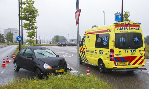 2 augustus Lantaarnpaal wederom doelwit van aanrijding Mr. L.A. Kesperweg Vlaardingen