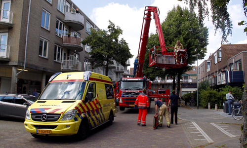 5 augustus Amsterdamse traumaheli assisteert aan de Spoorstraat Vlaardingen