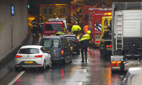 11 augustus Gewonde bij aanrijding in Beneluxtunnel Schiedam A4