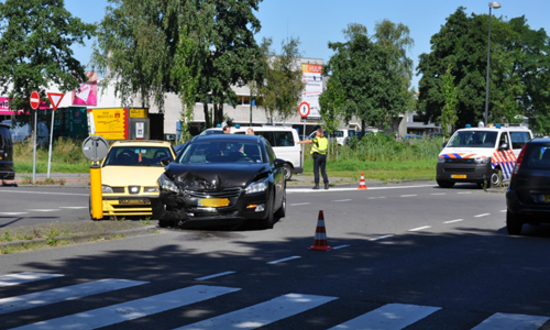 18 augustus Aanrijding tussen twee auto’s Beethovensingel Vlaardingen