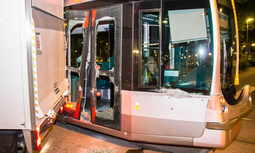 28 augustus Bestelbus geramd door passerende tram Burgemeester van Haarenlaan Schiedam