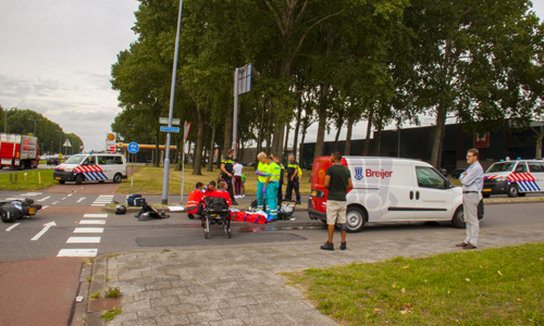 2 september Scooterrijder gewond na aanrijding met auto Sevillaweg Rotterdam