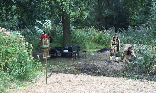 11 september Met emmers in de hand op zoek naar de brand Beatrixpark Schiedam