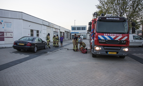 12 september Brand onder de motorkap De Hoopstraat Schiedam