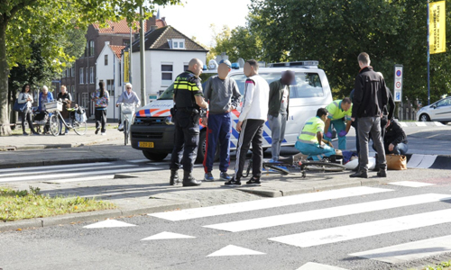 Aanrijding tussen fietsster en auto Vlaardingerdijk Schiedam