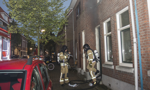15 oktober Gewonde bij brand in woning Van Leeuwenhoeckstraat Schiedam