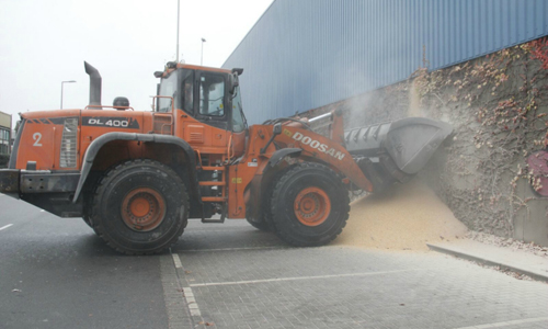 15 november Mais stroomt pakhuis uit Gustoweg Rotterdam