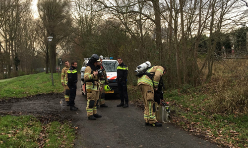 7 december Vaten met verfverdunner gedumpt in het park Burgemeester van der Lippad