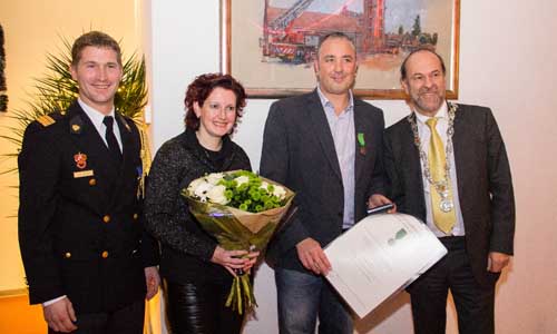 14 december Brandweermannen ontvangen lintjes op korpsavond Kazerne Vlaardingen