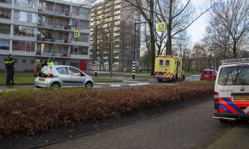 10 januari Auto rijdt band lek op wegafscheiding Mozartlaan Schiedam