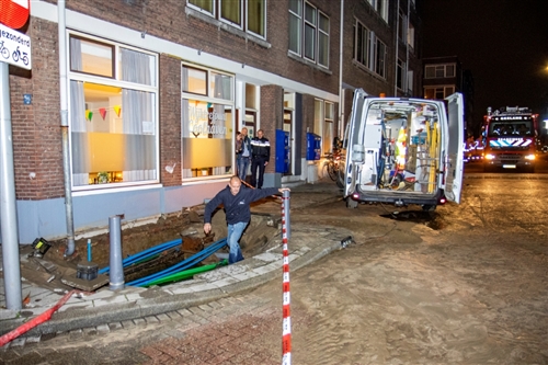 27 oktober Groot gat in de stoep na waterlekkage Collhavenstraat Rotterdam