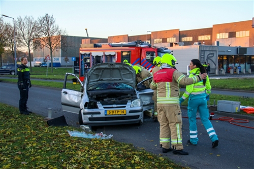 17 november Over de kop na aanrijding Matlingeweg Rotterdam