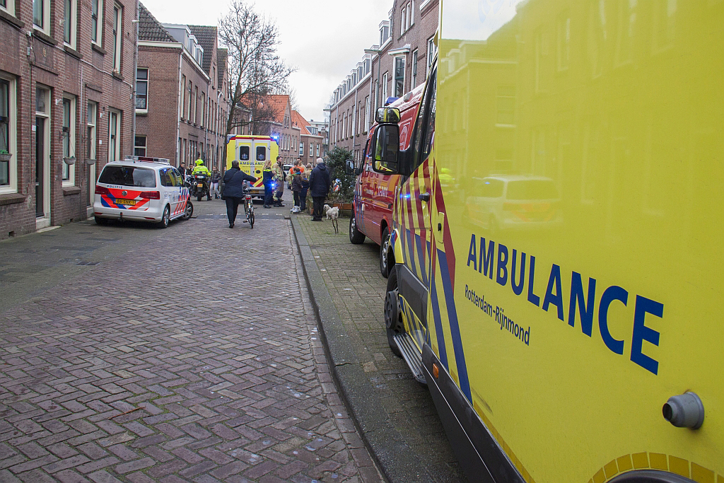 1 maart Massale inzet hulpdiensten voor klein kindje Heenvlietstraat Schiedam