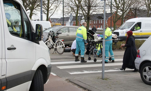 15 maart Meisje gewond na aanrijding Burgermeester van Haarenlaan Schiedam