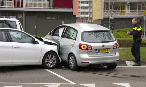 3 april Wederom ongeval op beruchte kruising Mozartlaan Schiedam