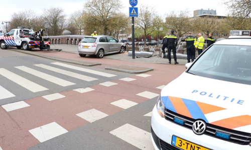 12 April Auto Knalt Tegen Brug Na Politie Achtervolging Noorderbrug ...