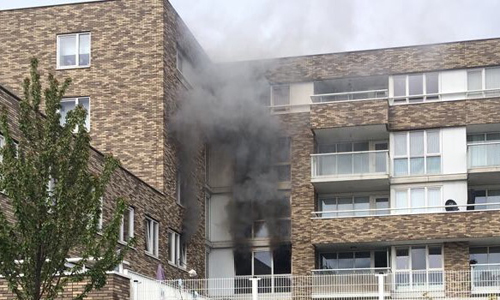15 april Gewonden bij fikse brand in woning Marnixlaan Vlaardingen