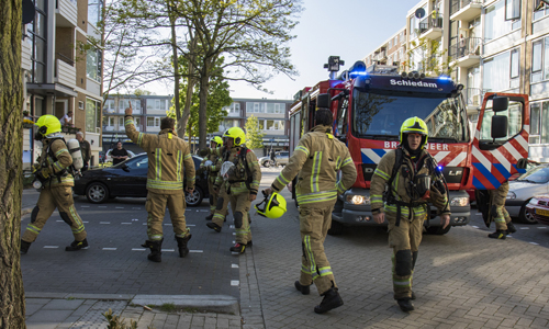 10 mei Zwaargewonde bij woningbrand De Meesterstraat Schiedam