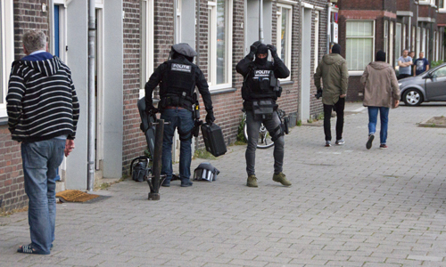 11 mei Arrestatieteam doet inval in woning Parallelweg Vlaardingen