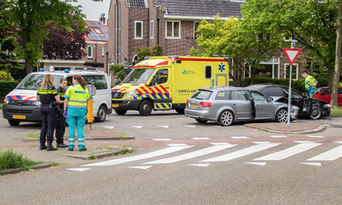 15 mei Flinke schade bij aanrijding Burgermeester Knappertlaan Schiedam