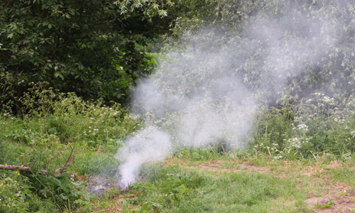 22 mei Buitenbrand door vuurwerk Munterstraat Schiedam