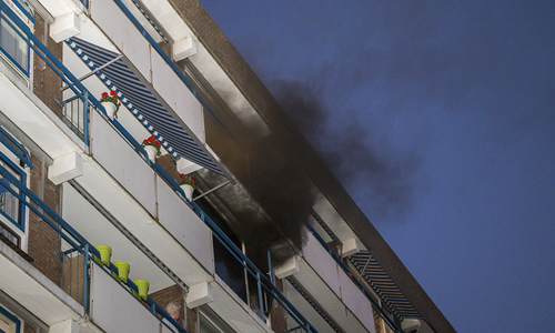 25 mei Flinke brand in verzorgingsflat na harde knal Churchillsingel Vlaardingen