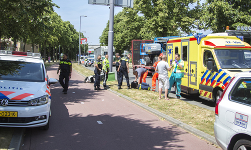21 juni Scooterrijder zwaargewond na aanrijding Tjalklaan Rotterdam