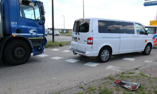 17 juli Aanrijding met drie voertuigen Maassluissedijk Vlaardingen