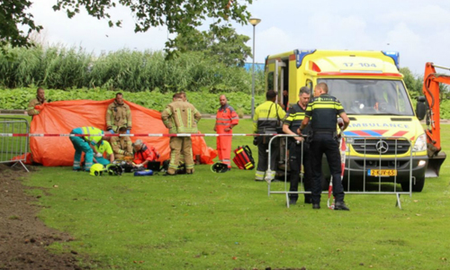 28 juli Mannen geelektrocuteerd bij werkzaamheden Van Adrichemweg Rotterdam