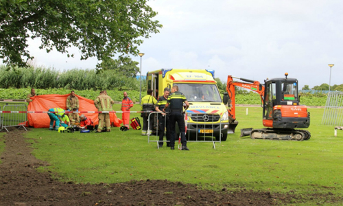 28 juli Mannen geelektrocuteerd bij werkzaamheden Van Adrichemweg Rotterdam