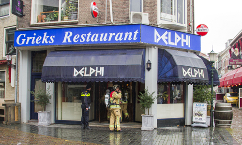14 februari Rook vanaf dak Grieks restaurant Smalle Havenstraat Vlaardingen