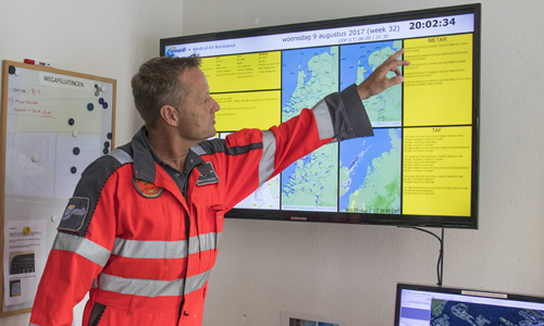 10 augustus Achter de schermen bij de traumahelikopter ”Lifeliner 2” Rotterdam / The Hague Airport