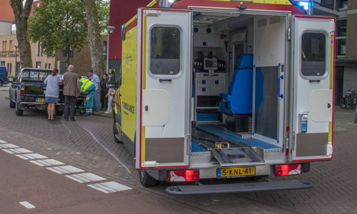 11 augustus Vrouw zwaargewond bij aanrijding Willem Andriessenlaan Schiedam