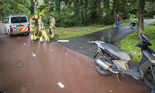 6 september Scooter rijdt tegen elektriciteitskast Duivenpad Schiedam